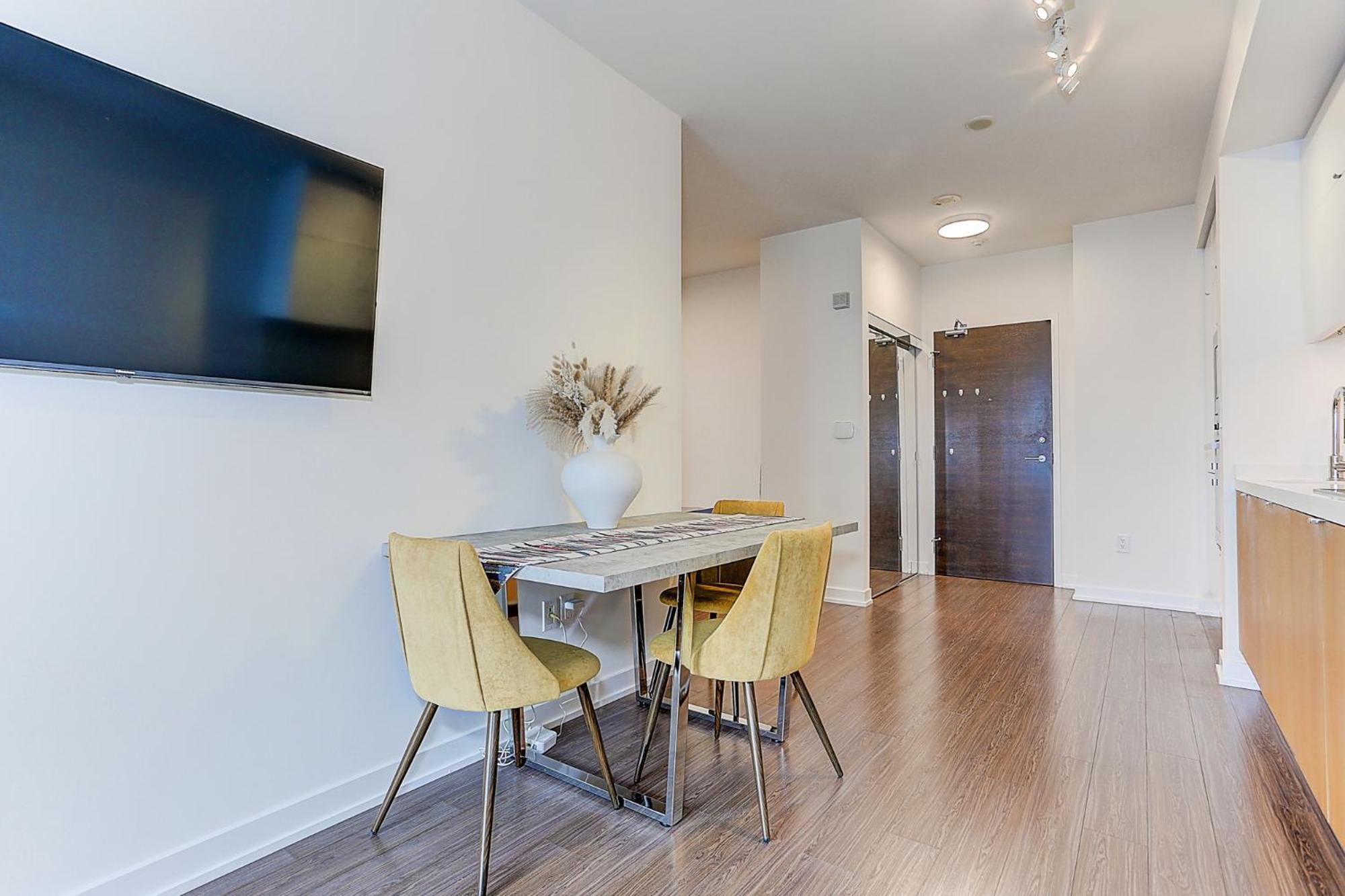 Lakeview Apartments Downtown โตรอนโต ภายนอก รูปภาพ