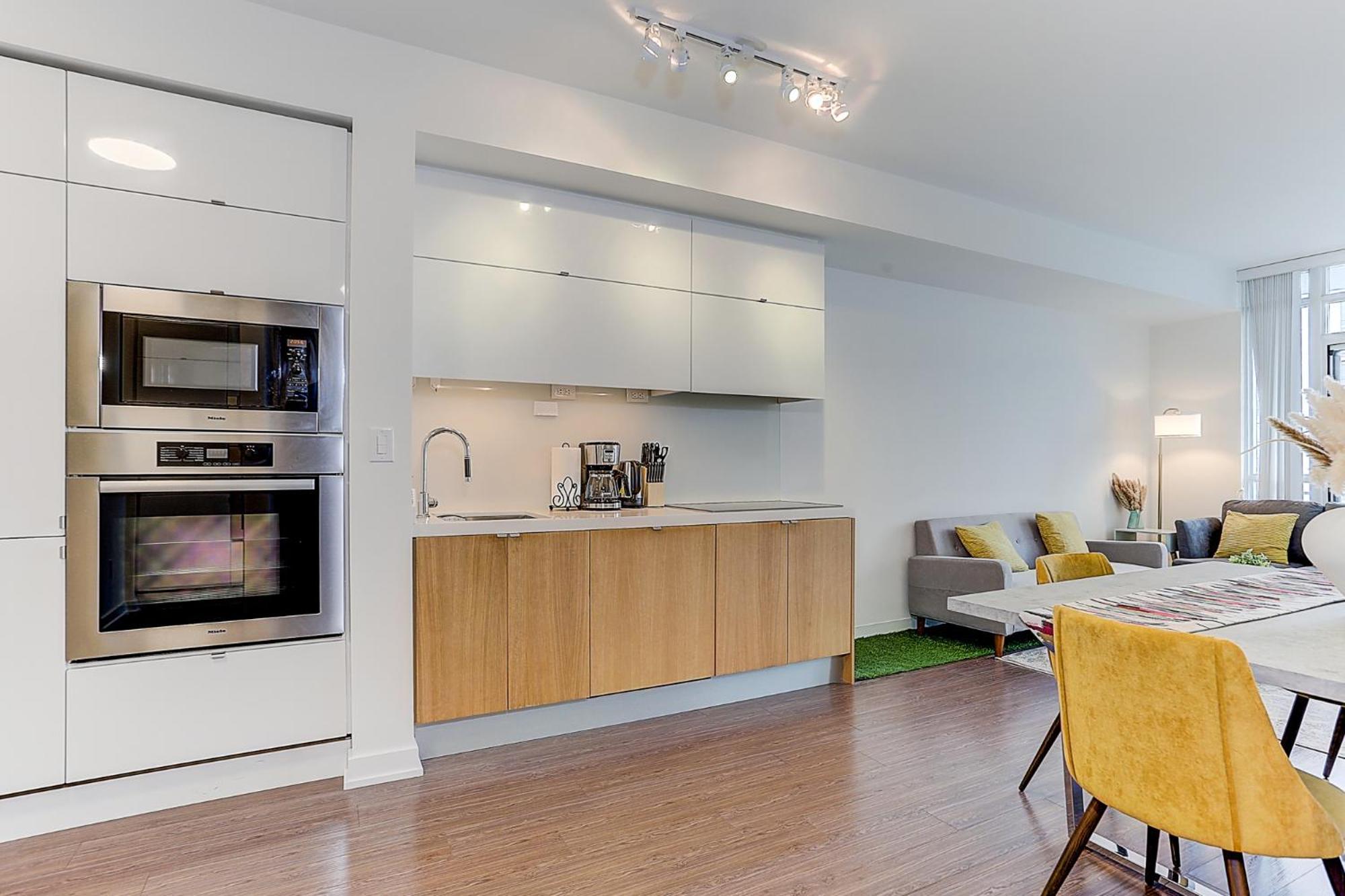 Lakeview Apartments Downtown โตรอนโต ภายนอก รูปภาพ