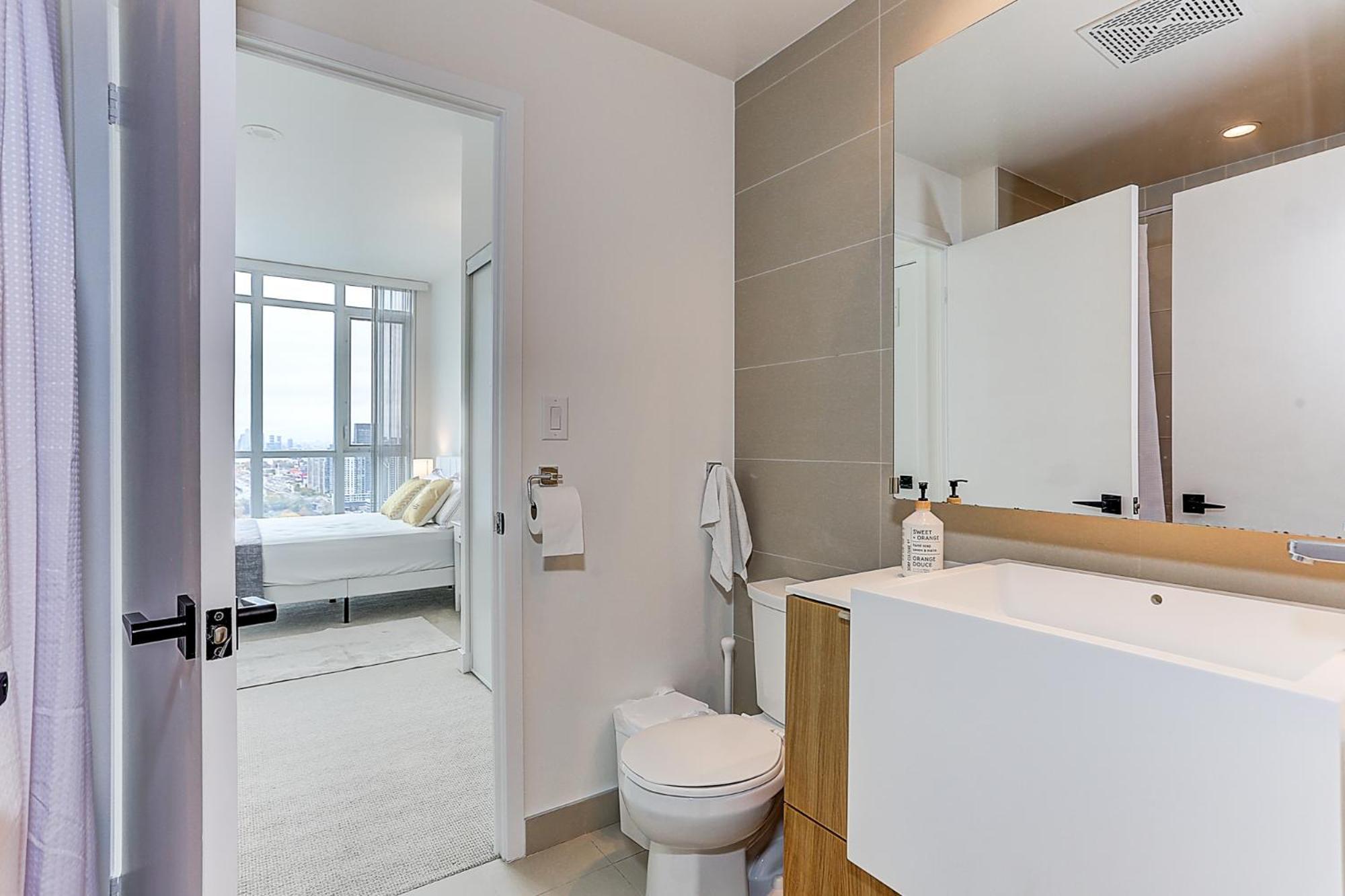 Lakeview Apartments Downtown โตรอนโต ภายนอก รูปภาพ