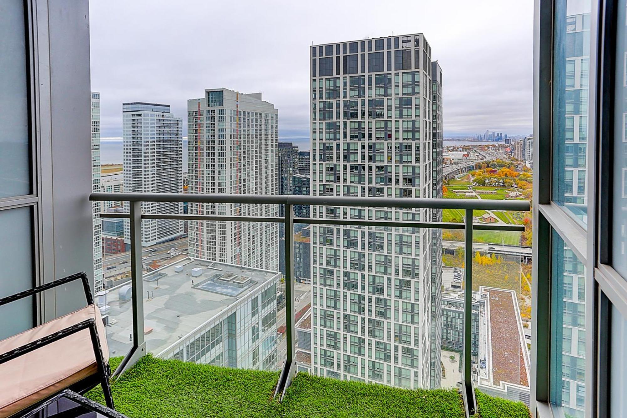 Lakeview Apartments Downtown โตรอนโต ภายนอก รูปภาพ